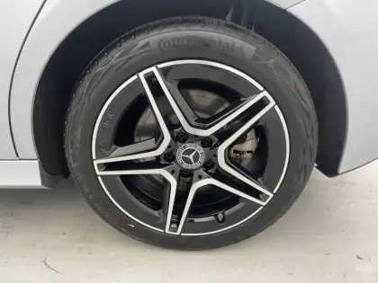 Photo 16 Mercedes Classe A  250 e Hybrid EQ 8G-DCT