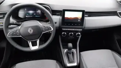 Photo 8 Renault Clio  E-Tech full hybrid 145 ch GSR2