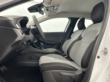 Photo 17 Renault Clio  E-Tech full hybrid 145 ch GSR2