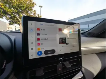 Photo 15 Toyota Yaris Hybride 130H 2WD DESIGNPACKCARGO MY25 C