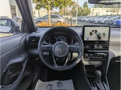 Photo 16 Toyota Yaris Hybride 130H 2WD DESIGNPACKCARGO MY25 C