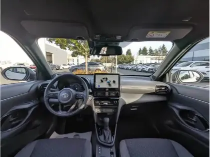 Photo 10 Toyota Yaris Hybride 130H 2WD DESIGNPACKCARGO MY25 C