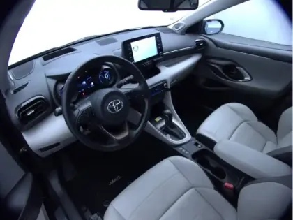 Photo 14 Toyota Yaris Hybride 116h Iconic Techno