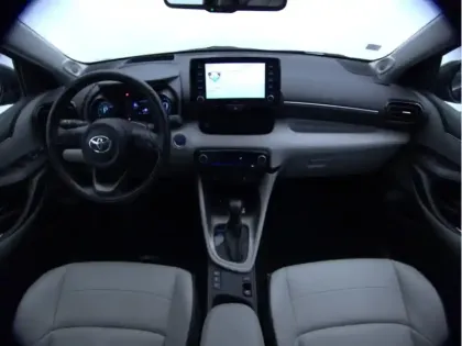 Photo 13 Toyota Yaris Hybride 116h Iconic Techno