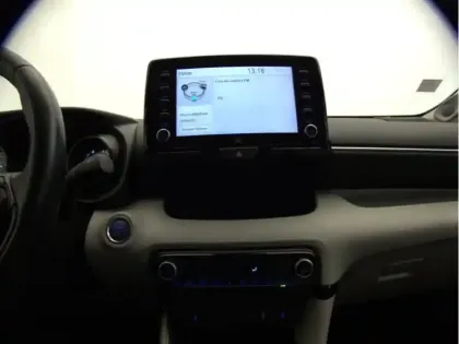 Photo 10 Toyota Yaris Hybride 116h Iconic Techno