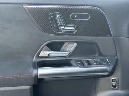 Photo 13 Mercedes Classe B 200 d AMG Line