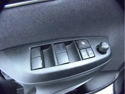 Photo 20 Toyota Yaris Hybride 116h Design