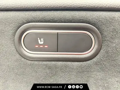 Photo 16 Mercedes Classe A 200 d AMG Line