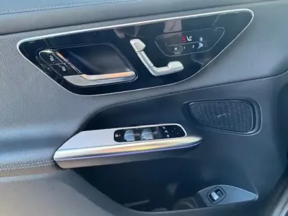 Photo 18 Mercedes Classe GLC 300 de Hybrid EQ 4MATIC AMG Line