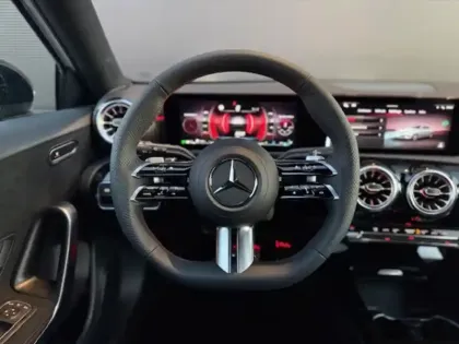 Photo 13 Mercedes Classe A 200 d AMG Line