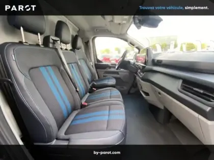 Photo 24 Ford Transit Custom Fg 340 L1H1 Electrique 160 kW 218ch Sport