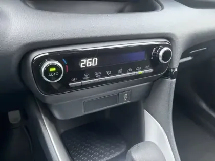 Photo 16 Toyota Yaris Hybride 116h Design