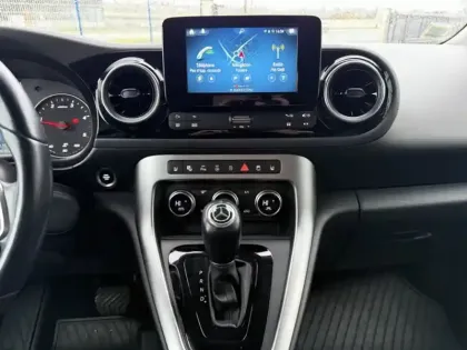 Photo 16 Mercedes Classe T 180 d PROGRESSIVE Standard