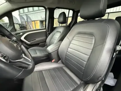 Photo 11 Mercedes Classe T 180 d PROGRESSIVE Standard