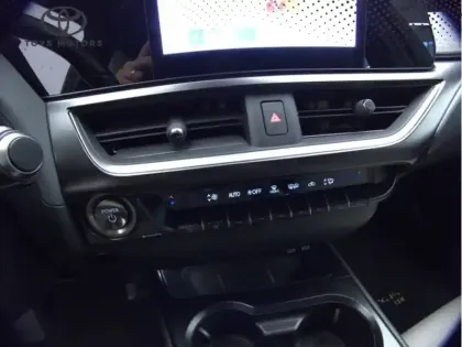 Photo 15 Lexus UX 250H 2WD F SPORT Design