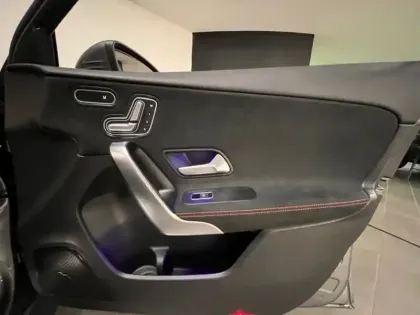 Photo 24 Mercedes Classe A 180 d AMG Line