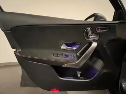 Photo 20 Mercedes Classe A 180 d AMG Line