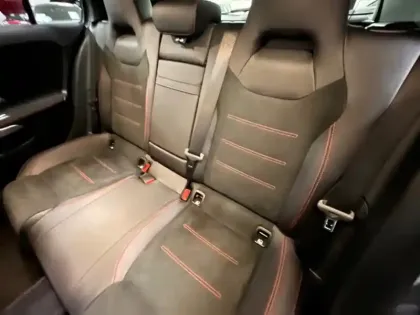 Photo 13 Mercedes Classe A 180 d AMG Line