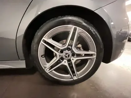 Photo 8 Mercedes Classe A 180 d AMG Line