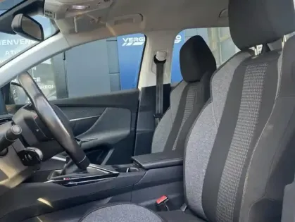 Photo 14 Peugeot 3008 II 1.2 PURETECH 130 S&S ACTIVE