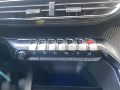 Photo 7 Peugeot 3008 II 1.2 PURETECH 130 S&S ACTIVE