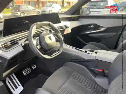 Photo 29 Peugeot 5008  Hybrid 136ch GT e-DCS6