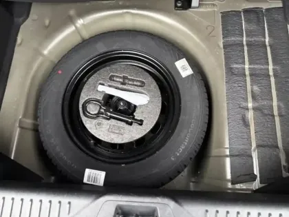 Photo 9 Ford Fiesta  1.0 EcoBoost 100ch Stop&Start Titanium 5p Euro6.2