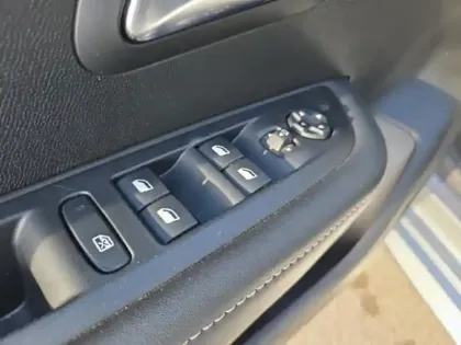 Photo 12 Peugeot 208  1.2 PureTech 100ch S&S Allure