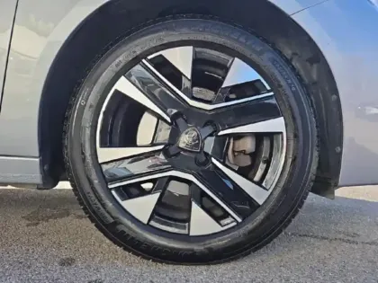 Photo 7 Peugeot 208  1.2 PureTech 100ch S&S Allure