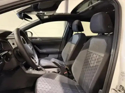 Photo 8 Volkswagen Taigo  1.0 TSI 116ch R-Line Edition DSG7