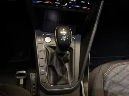 Photo 13 Volkswagen Taigo  1.0 TSI 116ch R-Line Edition DSG7