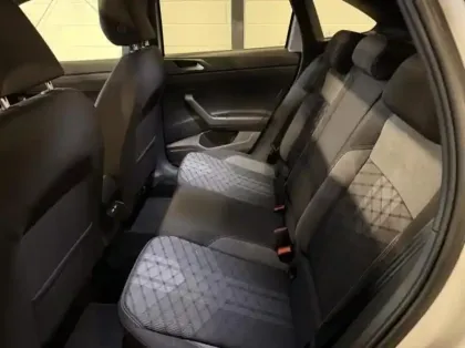 Photo 9 Volkswagen Taigo  1.0 TSI 116ch R-Line Edition DSG7