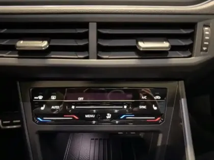 Photo 14 Volkswagen Taigo  1.0 TSI 116ch R-Line Edition DSG7