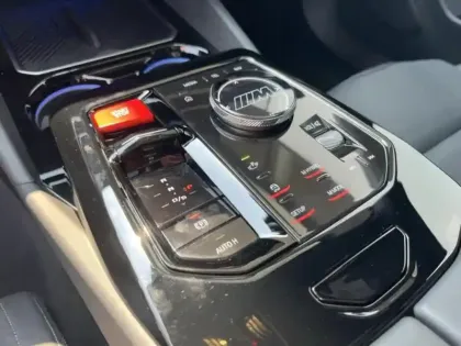 Photo 10 BMW Serie 5 M5 Touring 4.4 V8 PHEV 727ch