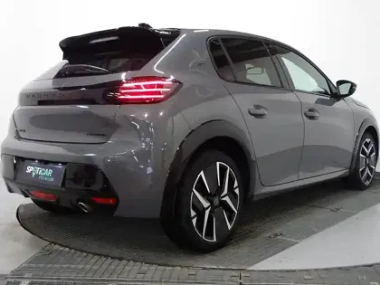 Photo 7 Peugeot 208  1.2 Hybrid 110ch GT e-DCS6