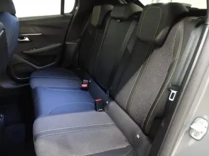 Photo 11 Peugeot 208  1.2 Hybrid 110ch GT e-DCS6