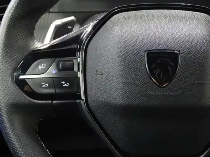 Photo 13 Peugeot 208  1.2 Hybrid 110ch GT e-DCS6