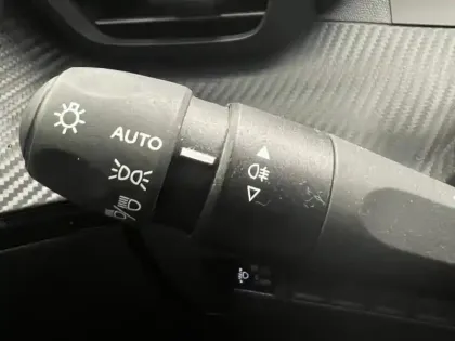 Photo 11 Peugeot 2008  1.2 100ch S&S Allure