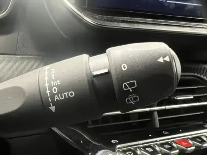 Photo 14 Peugeot 2008  1.2 100ch S&S Allure