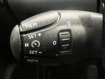 Photo 10 Peugeot 2008  1.2 100ch S&S Allure