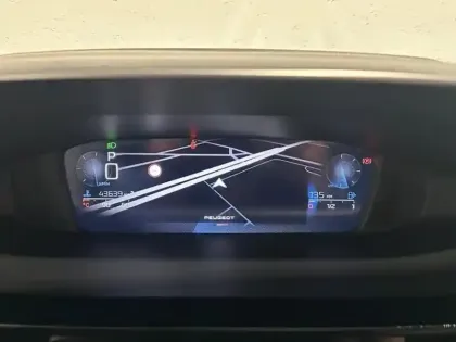 Photo 14 Peugeot 308  SW 1.2 130 Allure Pack EAT8 I-cockpit GPS Camera LED