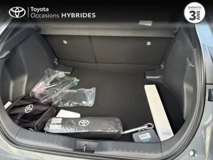 Photo 9 Toyota C-HR  1.8 Hybride 140ch Graphic MY26