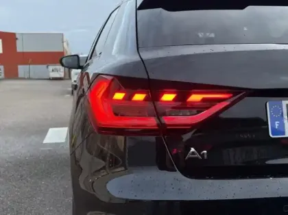 Photo 10 Audi A1  Sportback 30 TFSI 116ch S line S tronic 7