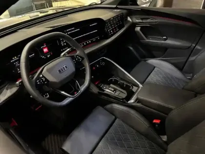 Photo 7 Audi Q5 Gén. III Ph1 S line 5