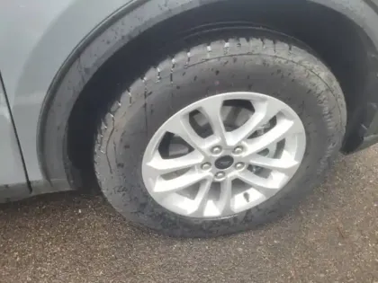 Photo 8 Ford Kuga  2.5 Duratec 180ch Hybrid FlexiFuel Titanium Powershift