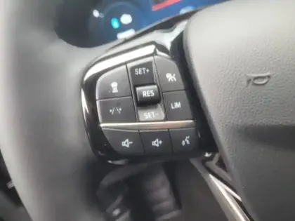 Photo 10 Ford Kuga  2.5 Duratec 180ch Hybrid FlexiFuel Titanium Powershift