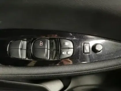 Photo 13 Nissan Leaf  150ch 40kWh N-Connecta 22