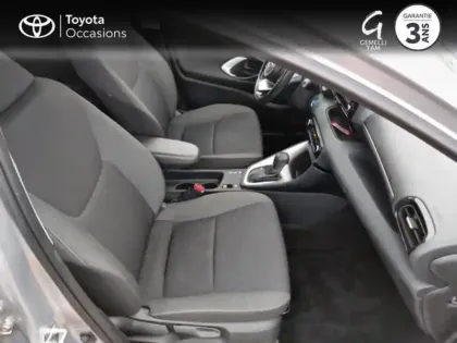 Photo 5 Toyota Yaris  116h Design 5p MY22