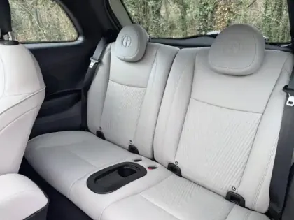 Photo 8 Fiat 500  e 118ch Giorgio Armani Collectors Edition MY25