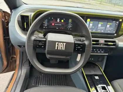 Photo 11 Fiat Grande Panda  1.2 Hybrid 100ch Icône eDCT6